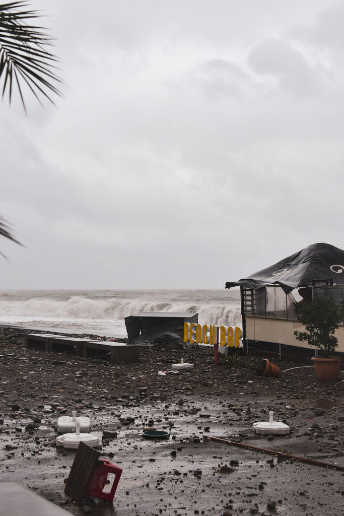 Hurricane Lowell Hits Hawaii, Leaving Widespread Damage and Power Outages